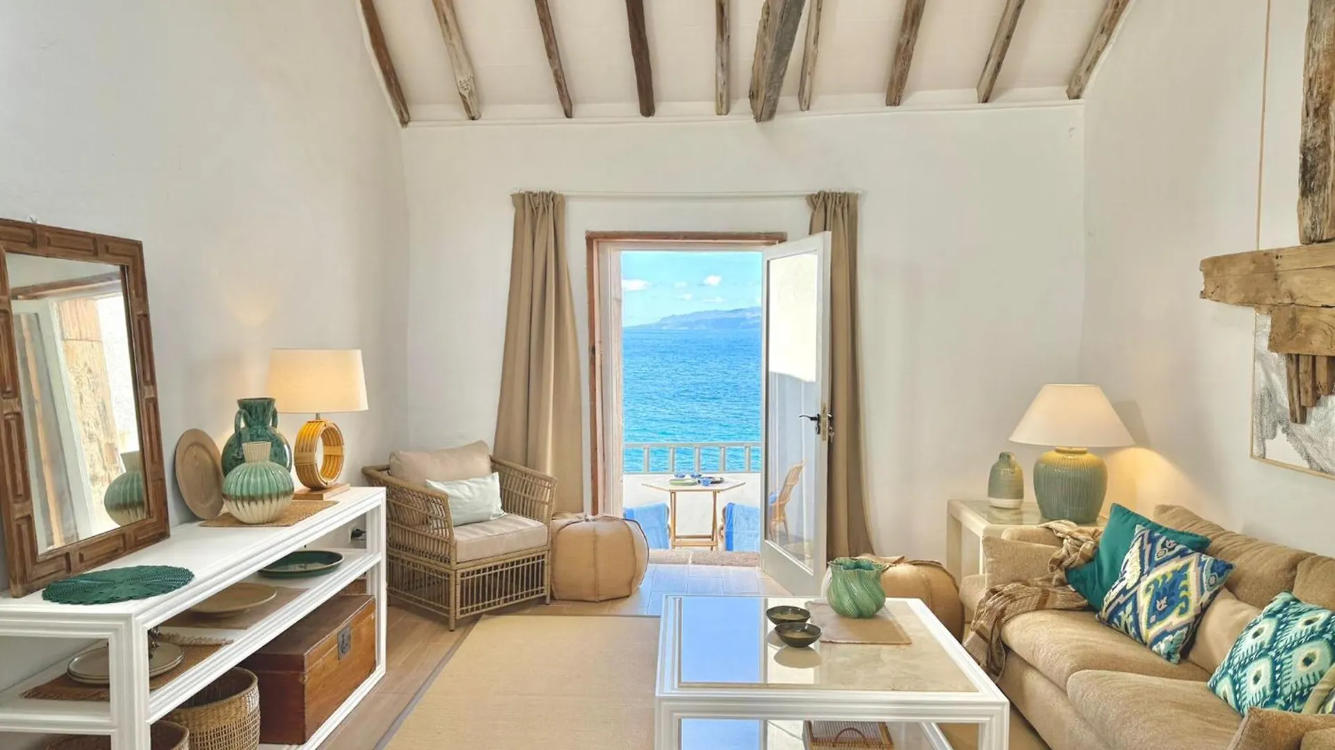 Casa Malena Seafront And Private Pool Villa Las Aguas