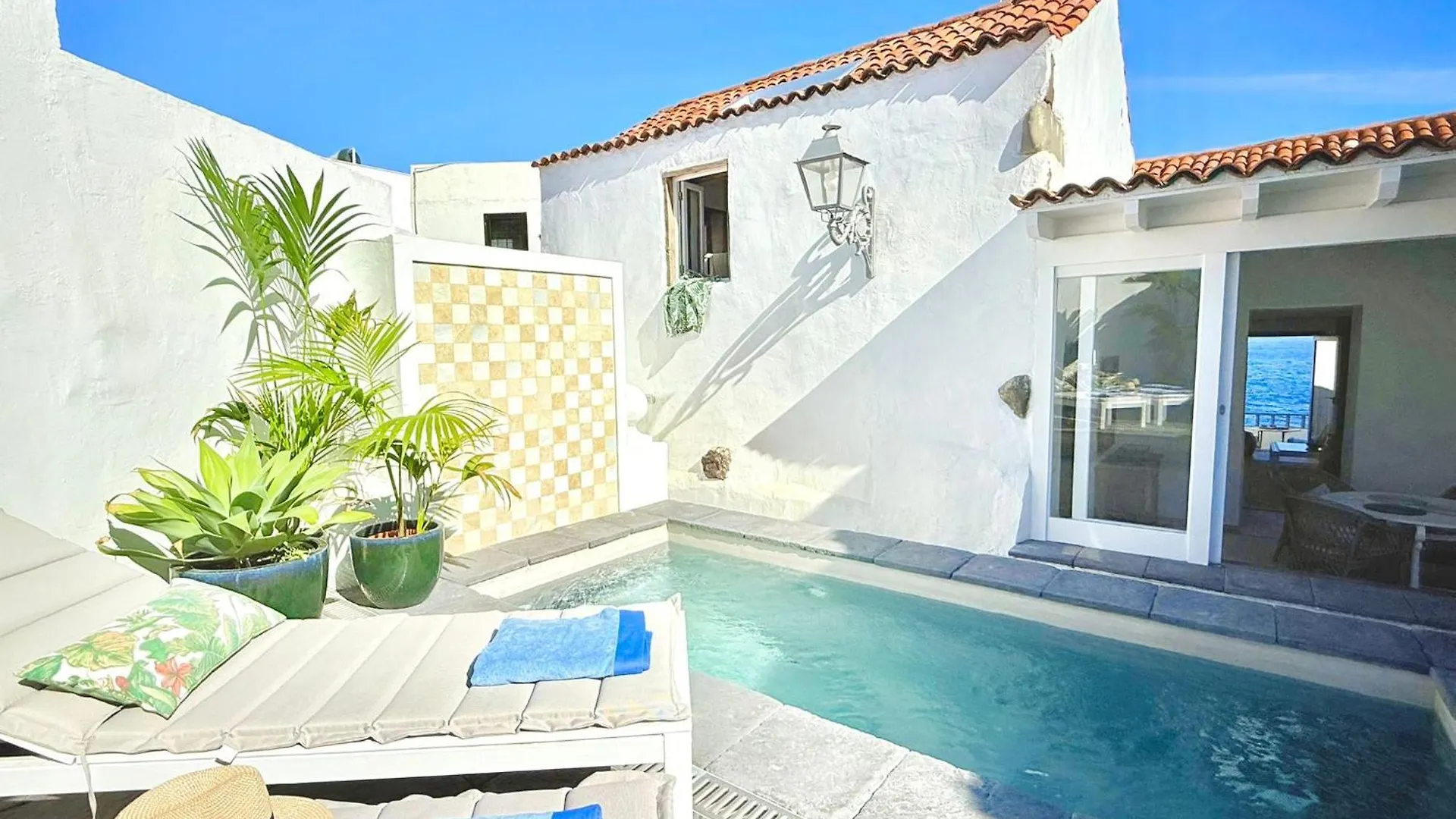 Hébergement de vacances Villa Casa Malena Seafront And Private Pool à Las Aguas Espagne